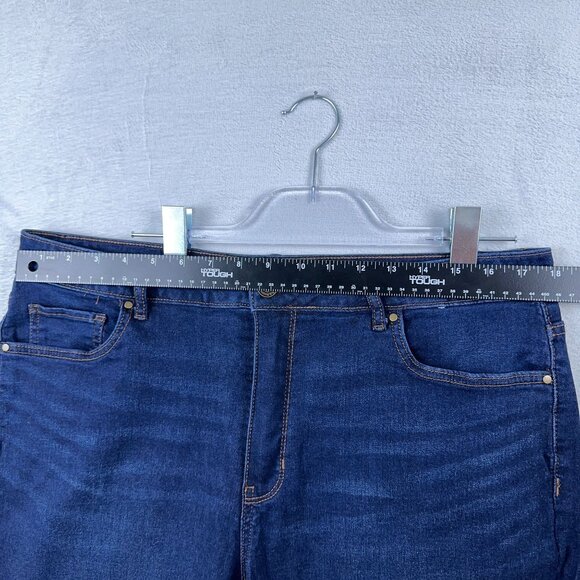 Croft and Barrow Womens Bermuda Length Jeans Shorts Denim Dark Wash Blue Size 18 - Picture 6 of 10